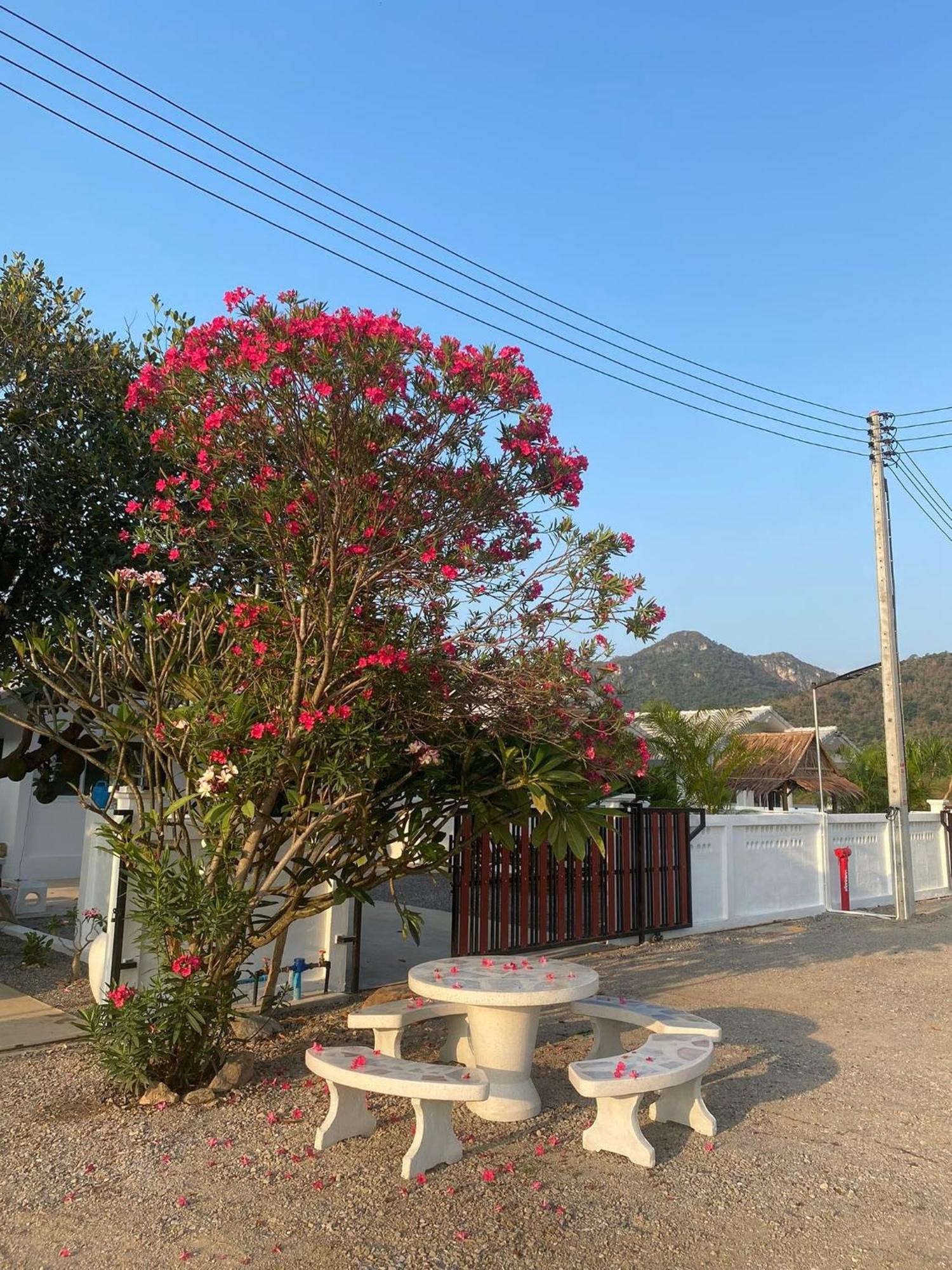 S&F Villa Sam Roi Yot Esterno foto